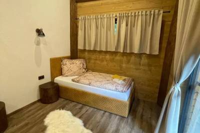 Spálňa s 1-lôžkovou posteľou, Mountain Chalets - Chalety v korunách stromov, Valča