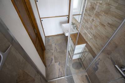 Kúpeľňa so sprchovacím kútom, Apartmán Srnka, Vysoké Tatry