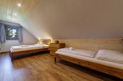 Chata u Brata - spálňa s 1-lôžkovými posteľami, Chaty u Brata a Sestry, Demänovská Dolina