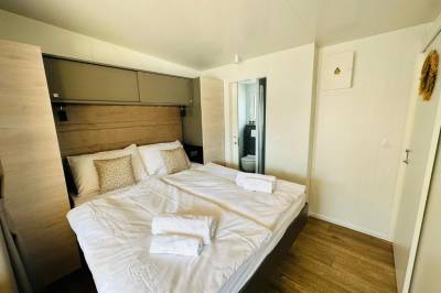 3-spálňový dom - spálňa s manželskou posteľou, Brand new mobile house - Soline Beach, Biograd na Moru