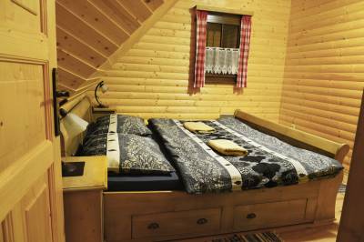 Chata Duo 2 - spálňa s manželskou posteľou, Chalúpkovo Resort, Liptovská Štiavnica
