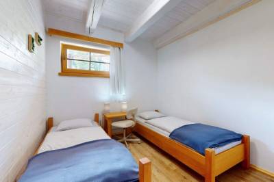 Apartmán na prízemí - spálňa s 1-lôžkovými posteľami, Chata Pri Jazere, Leštiny