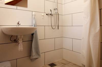 Apartmán č. 1 - kúpeľňa so sprchovacím kútom, Chata Hôrka, Zálesie