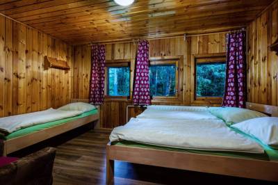 Spálňa s manželskou posteľou a samostatným lôžkom, Chata Dáša High Tatras, Vysoké Tatry