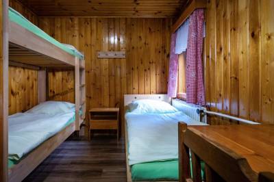 Spálňa s 1-lôžkovou a poschodovou posteľou, Chata Dáša High Tatras, Vysoké Tatry