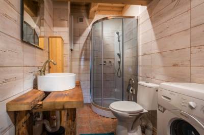 Kúpeľňa so sprchovým kútom, Štýlová chalupa vo Vyšnej Boci, Vyšná Boca