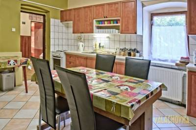 Kuchyňa s jedálenským sedením, Chata Valachovka, Vyhne