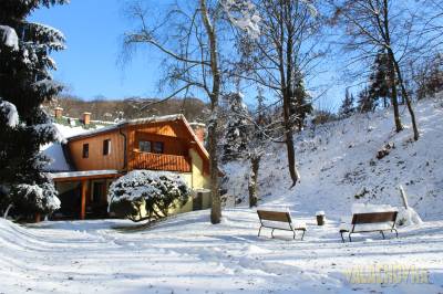 Valachovka Zima, Chata Valachovka, Vyhne