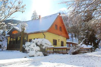 Valachovka Zima, Chata Valachovka, Vyhne