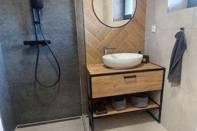 Kúpeľňa so sprchovacím kútom, Chalet Prestige, Valča