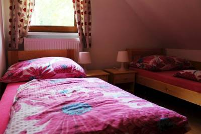 Spálňa s 1-lôžkovými posteľami, Zrubová chata Katka, Klubina