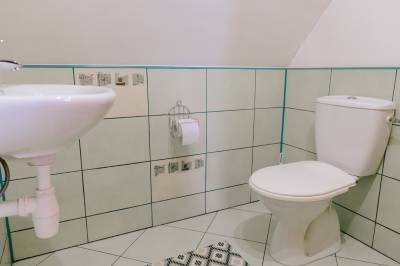 Malá chata - kúpeľňa s toaletou, Chaty Katka, Oravský Biely Potok