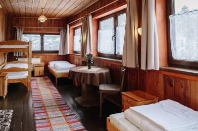 Veľká chata - spálňa s 1-lôžkovými posteľami a poschodovou posteľou, Chaty Katka, Oravský Biely Potok