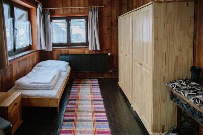Veľká chata - spálňa s 1-lôžkovou posteľou, Chaty Katka, Oravský Biely Potok