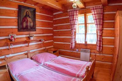Spálňa s manželskou posteľou, Goralská Drevenica, Osturňa