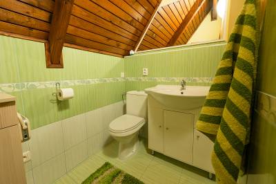 Kúpeľňa s toaletou, Chata Hoľa, Dolný Kubín
