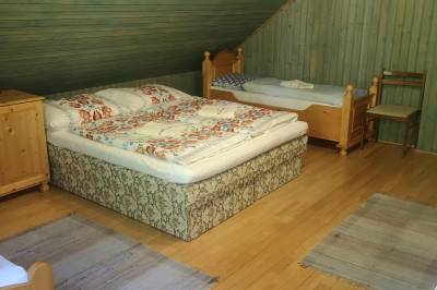 Spálňa s manželskou a 1-lôžkovou posteľou, Chalupa U Dobrého Hospodára, Turík