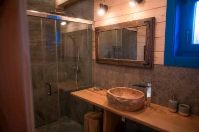 Blue chalet - kúpeľňa so sprchovacím kútom, Chalets Buky, Vysoké Tatry