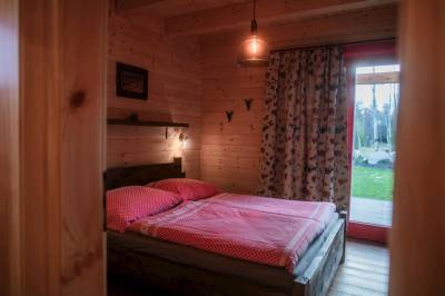 Red chalet - spálňa s manželskou posteľou, Chalets Buky, Vysoké Tatry