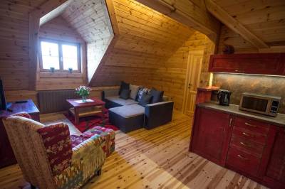 Červený apartmán - obývačka s kuchynkou, Villa Buky, Vysoké Tatry