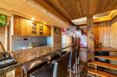 Chata El Niňo - kuchyňa s barovým sedením, MONTANA RESIDENCE - Chata El Clasico a Chata El Niňo, Turčianske Jaseno
