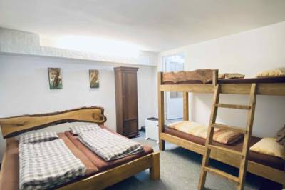 Spálňa s manželskou a poschodovou posteľou, MONTANA RESIDENCE - Chata Stráne, Martin