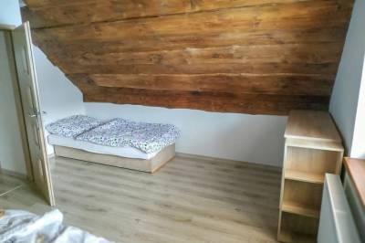 Spálňa s 1-lôžkovými posteľami, Chata pod lipou, Bobrovník