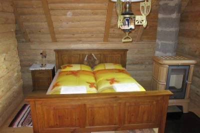 Spálňa s manželskou posteľou, Drevenica pod Kojšovskou hoľou, Kojšov