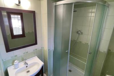 Kúpeľňa so sprchovacím kútom, Chata Zahura, Spišské Vlachy