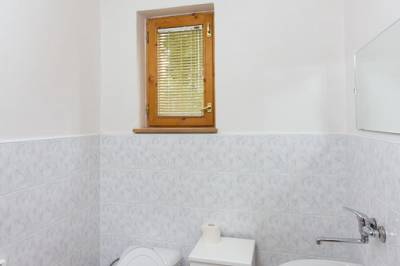 Kúpeľňa s toaletou, Vila Kantor, Štôla