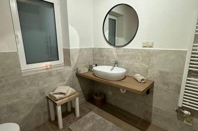 Apartmán 1 - kúpeľňa s toaletou, Chata Urbanka, Čierny Balog