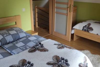 Spálňa s manželskou posteľou a 1-lôžkovou, Chata Veronika - Jezersko, Jezersko