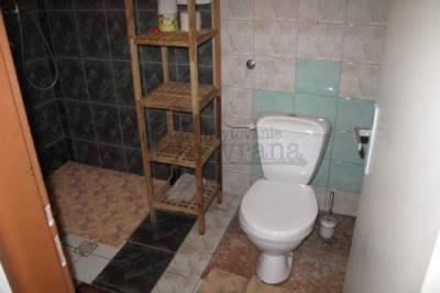 Drevenica - kúpeľňa so sprchovacím kútom a toaletou, Ubytovanie U Havrana, Turčianske Jaseno