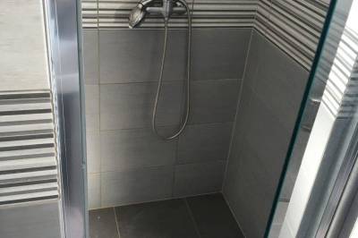 Kúpeľňa so sprchovacím kútom, Chata U Gajdoša, Oščadnica