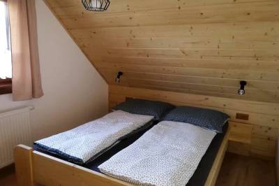 Spálňa s manželskou posteľou, Chalúpka pod Tatrami, Stará Lesná