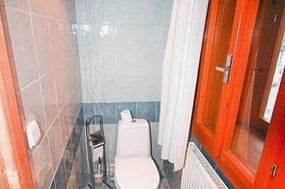 Kúpeľňa so sprchovacím kútom a toaletou, Chalupa EVKA, Závadka nad Hronom