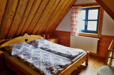 Spálňa s manželskou posteľou, Chata Valika, Jezersko