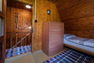 Spálňa s 1-lôžkovou posteľou, Chata Ďateľ, Pribylina