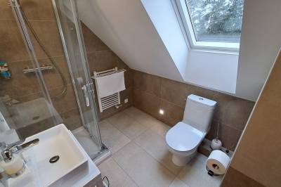Kúpeľňa so sprchovacím kútom a toaletou, Drevenica pod Demänovskou horou, Liptovský Mikuláš