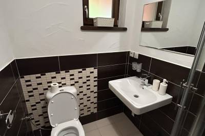 Izba č. 3 - kúpeľňa s toaletou, Chata Gazdovský dvor Klokočov Kysuce, Klokočov