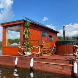 AquaChill Wellness Houseboat &amp; Sauna