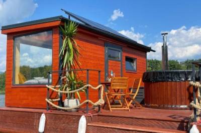 Exteriér ubytovania v Liptovskom Trnovci, AquaChill Wellness Houseboat &amp; Sauna, Liptovský Trnovec
