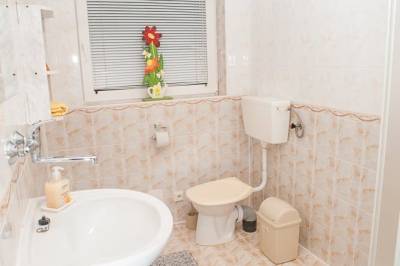 Kúpeľňa so sprchovacím kútom a toaletou, Ubytovanie u Pavča, Oravský Biely Potok