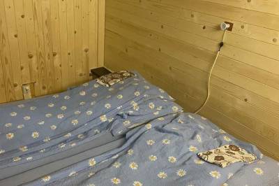 Spálňa s manželskou posteľou, Chata Fufo v Slovenskom raji, Spišské Tomášovce