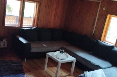 Obývačka s gaučom, Drevená Chalúpka Skalisko, Hriňová