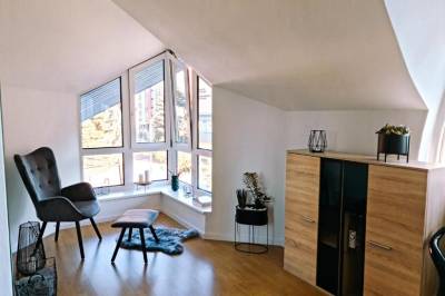 Apartmán s 1 spálňou - sedenie pri okne, Urban bloom apartments, Liptovský Mikuláš
