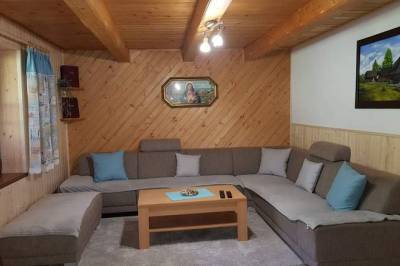 Chata Danka 1 - obývačka s gaučom, Chata Danka, Terchová