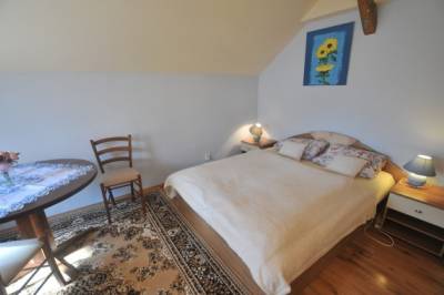 Apartmán 3 - spálňa s manželskou posteľou, Soludus - Spišský ľudový dom, Smižany