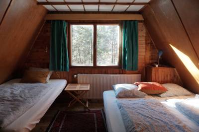 Spálňa s manželskou posteľou a samostatnými lôžkami, Chatka pod Halinami, Ružomberok