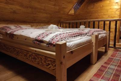 Spálňa s manželskou posteľou, Drevená Chalúpka, Šumiac